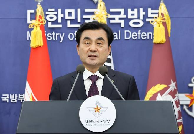안규백 국방부 장관이 지난달 10일 서울 용산구 국방부 브리핑룸에서 방첩사 해체 및 기능개편 발표를 하고 있다. 2026.6.10 연합뉴스