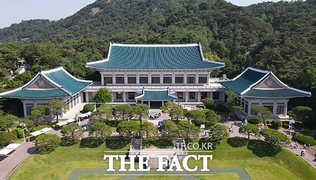 청와대는 24일 미국 트럼프 행정부의 무역법 301조 기반 관세 부과에 대해 기존 합의대로 최종 15%가 지켜질 수 있도록 협의하겠다는 입장을 밝혔다. 2025년 6월 12일 오전 서울 종로구 청와대의 모습이 보이고 있다. /박헌우 기자