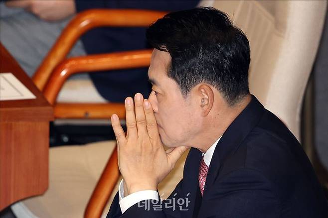장동혁 국민의힘 대표가 7월 20일 오후 서울 여의도 국회 본청에서 열린 국회 본회의에서 생각에 잠겨 있다. ⓒ데일리안 홍금표 기자