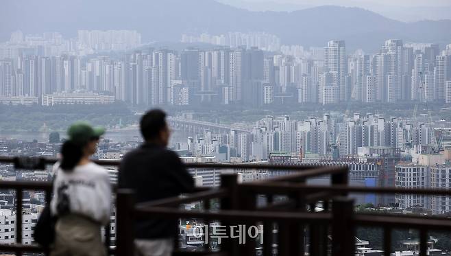 서울 남산에서 바라본 강남 일대 아파트 단지 모습.(이투데이DB)