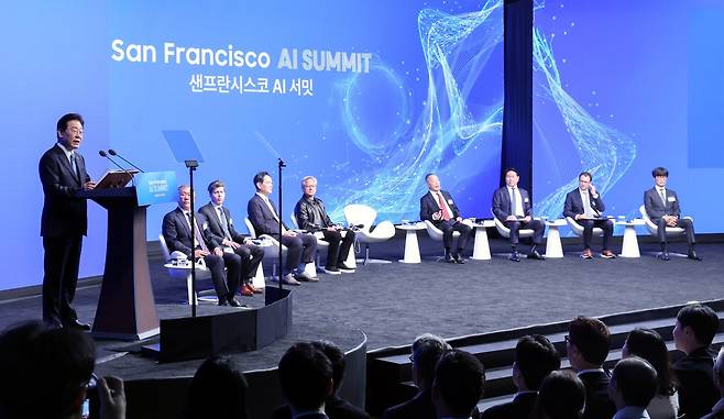 이재명 대통령이 24일(현지 시간) 미국 샌프란시스코 더 미드웨이에서 열린 샌프란시스코 AI 서밋에서 발언을 하고 있다. 2026.07.25 샌프란시스코=뉴시스