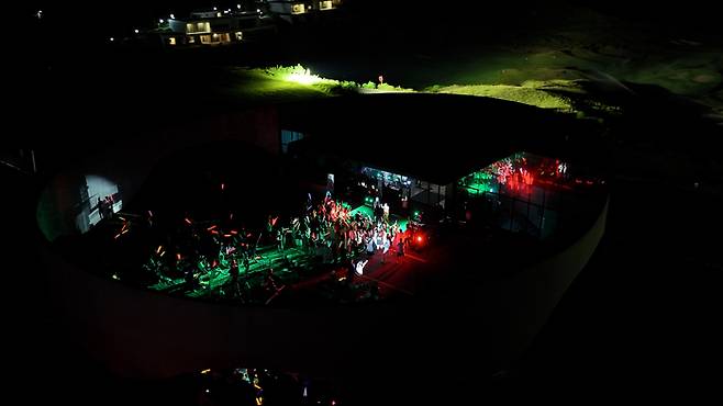 라비에벨듄스코스가 7, 8월 일요일마다 치르는 ‘듄스夜, 댄스야!’는 새로운 골프문화 창달을 위해 라운드와 EDM파티를 결합한 새로운 형태의 축제로 자리매김하고 있다. 사진 | 라비에벨CC