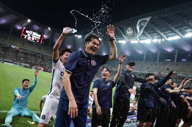 K리그1 5위로 상승세의 FC안양이 4위 울산전 승리로 자리바꿈을 노리고 있다. 한국프로축구연맹 제공