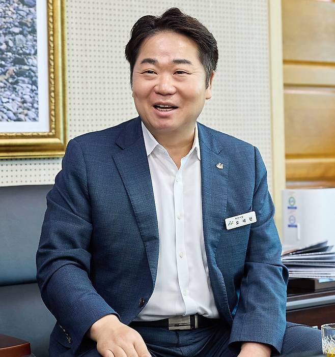 오세현 아산시장은 AI·반도체 산업 성장의 성과를 좋은 일자리와 지역경제 활성화로 연결해 시민이 행복한 50만 자족도시를 만들겠다는 구상을 밝혔다.