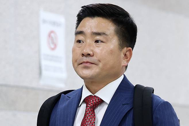 김현태 전 육군 특수전사령부 707 특수임무단장이 28일 오전 서울 서초구 서울중앙지방법원에서 열린 내란 중요임무 종사 등 혐의 결심 공판에 출석하고 있다. /연합뉴스