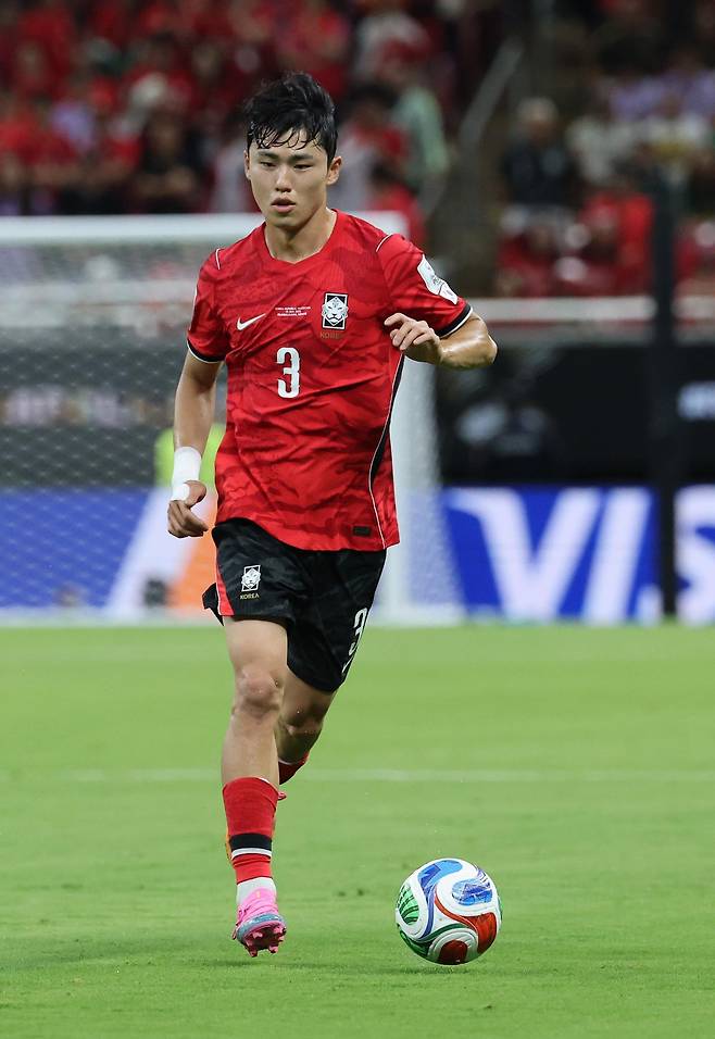 대한민국 축구국가대표팀 이기혁이 11일(현지시간) 멕시코 할리스코주 사포판 과달라하라 스타디움에서 열린 2026 북중미 월드컵 A조 조별리그 1차전 대한민국과 체코 경기에서 드리블을 하고 있다. 이날 경기는 대한민국 체코를 상대로 2-1로 승리했다. 2026.6.12 (과달라하라(멕시코)=뉴스1)