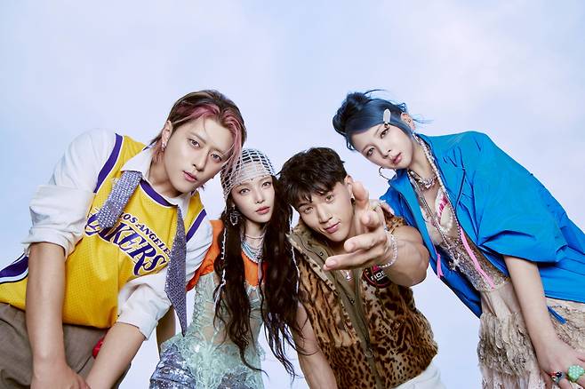 혼성그룹 카드. 멤버 제이셉, 전소민, BM, 전지우(왼쪽부터). RBW, DSP미디어 제공