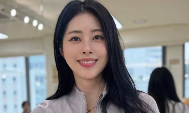국제변호사 겸 방송인 서동주가 국내 주식 시장의 조정장 속 남편과의 대화를 공개해 눈길을 끌었다. [사진출처 = 인스타그램]