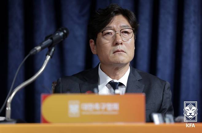 지난 2024년 7월 브리핑을 통해 홍명보 감독을 선임한 과정과 이유를 밝히는 이임생 당시 대한축구협회 기술본부 총괄이사. /사진=대한축구협회 제공