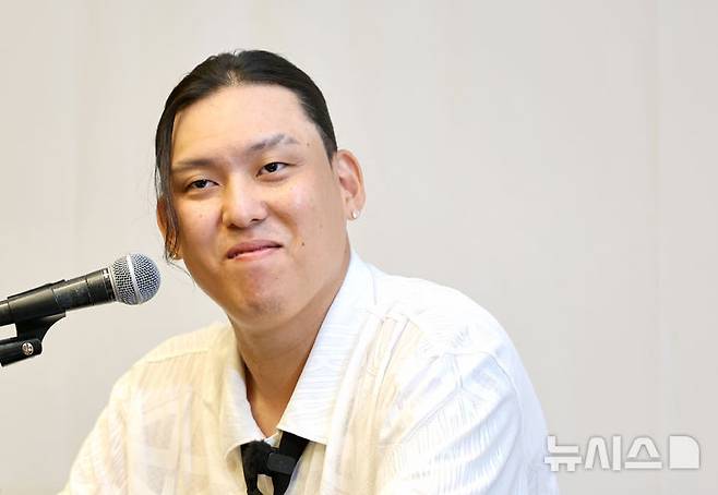 최준용이 29일 오전 11시 서울 여의도의 콘래드 서울 호텔 스튜디오4에서 진행된 기자회견에서 미국 진출을 선언하고 있다. /사진=뉴시스