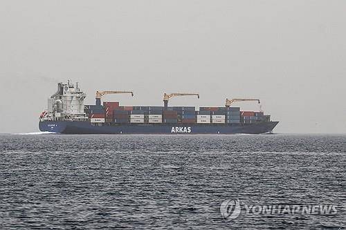 홍해를 지나는 선박 [AFP=연합뉴스. 재판매 및 DB 금지]