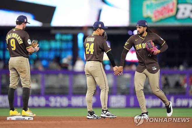 샌디에이고 파드리스 송성문(가운데) [AP=연합뉴스]