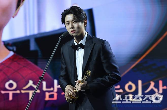 제5회 청룡시리즈어워즈(Blue Dragon Series Awards)가 31일 인천 파라다이스시티 크로마에서 열렸다. 우수남자예능인상 수상한 주우재. 인천=송정헌 기자songs@sportschosun.com/2026.07.31/