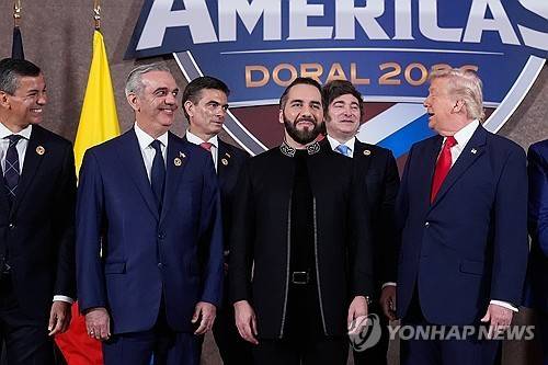 트럼프 대통령이 추진한 '미주 방패'에 참여한 중남미 우파 지도자들.  [AP=연합뉴스]