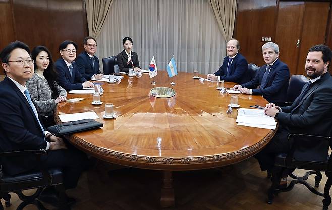 김정관 산업장관, 아르헨티나 경제부 장관 면담 [산업통상부 제공. 재판매 및 DB 금지]