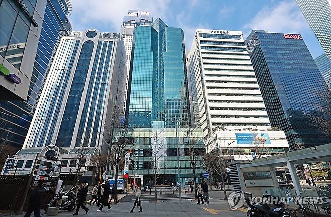 서울 여의도 증권가 (서울=연합뉴스) 한종찬 기자 = 이날 서울 여의도 증권가. 2025.12.24 saba@yna.co.kr