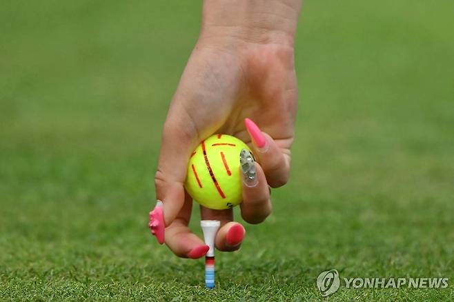 구와키 시호의 손 모습 [AFP=연합뉴스]