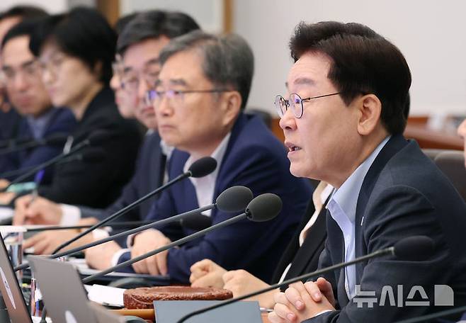 [서울=뉴시스] 조성봉 기자 = 이재명 대통령이 4일 청와대에서 열린 국무회의에서 발언을 하고 있다. 2026.08.04. suncho21@newsis.com