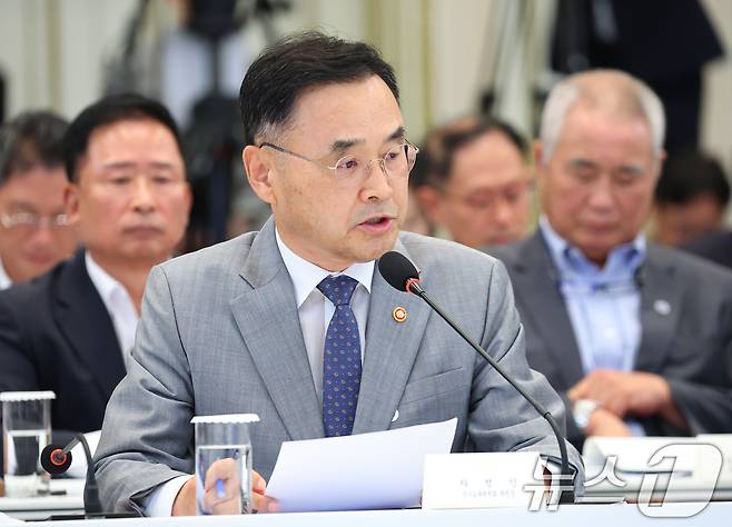차정인 국가교육위원회 위원장이 5일 청와대 영빈관에서 열린 교육부, 국가교육위원회, 문화체육관광부, 국가유산청 2차 업무보고에서 업무보고를 하고 있다. (청와대통신사진기자단) 2026.8.5 ⓒ 뉴스1 허경 기자