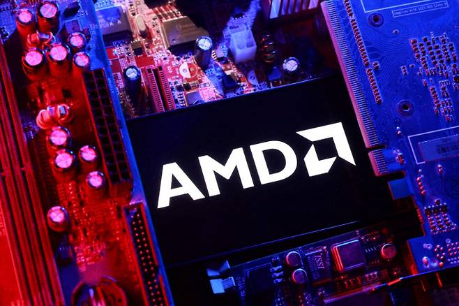 AMD주가, 어닝서프라이즈에도 급락. 사진=로이터 연합뉴스
