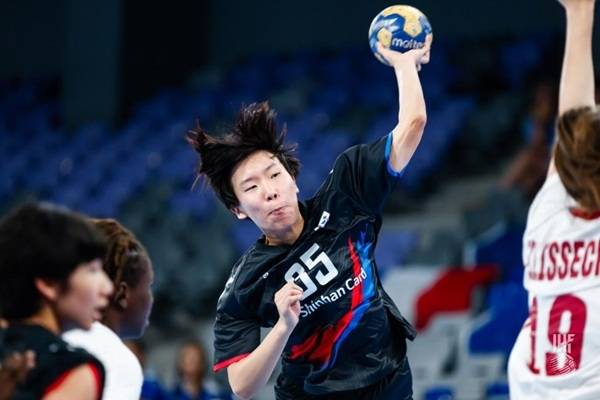 사진 제11회 세계여자청소년핸드볼선수권대회 한국과 프랑스 경기 모습, 사진 출처=국제핸드볼연밍