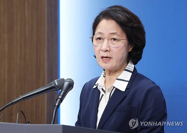 추미애 경기지사, 경기도 재정 비상 선언 (수원=연합뉴스) 홍기원 기자 = 추미애 경기도지사가 5일 경기도 수원시 경기도청에서 '경기도 재정 비상 상황' 선언 기자회견을 하고 있다. 2026.8.5 xanadu@yna.co.kr