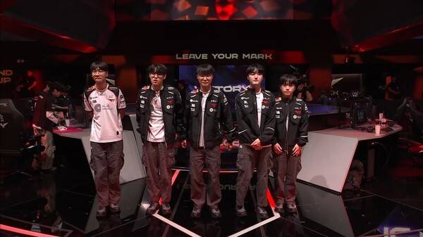 6일 서울 종로구 치지직 롤파크에서 열린 2026 LCK 3라운드 2주 차 레전드 그룹 경기에서 T1이 DK를 세트스코어 2-0으로 꺾었다. (T1 & DK =2:0)./사진=네이버 치지직 라이브영상 캡처