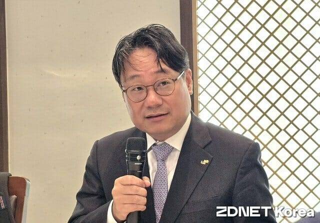 이성훈 한국토지주택공사(LH) 사장이 6일 기자간담회에서 모두발언을 하고 있다.