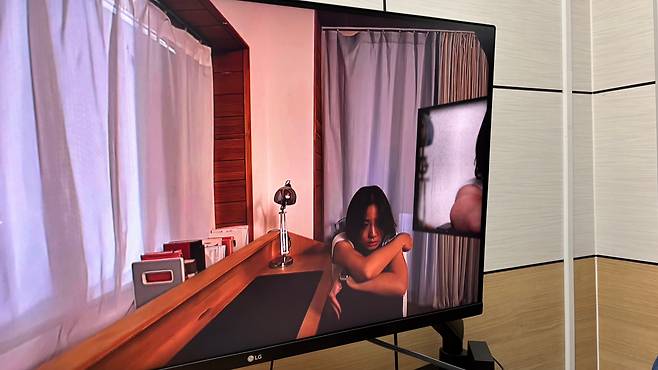 서울남부구치소에서 지난 4일 본지 기자가 '수형자 대상 가상현실(VR) 심리치료 프로그램'을 체험하는 모습./박혜연 기자