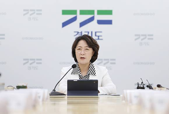 추미애 경기도지사가 간부회의를 주재하고 있다. [사진=경기도]