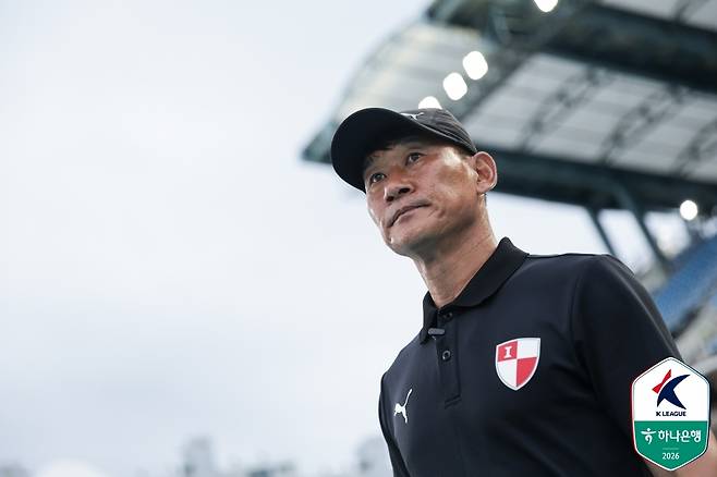 조성환 감독이 이끄는 부산. 지금의 고비를 잘 넘어야 승격의 꿈을 이룰 수 있다. (한국프로축구연맹 제공)