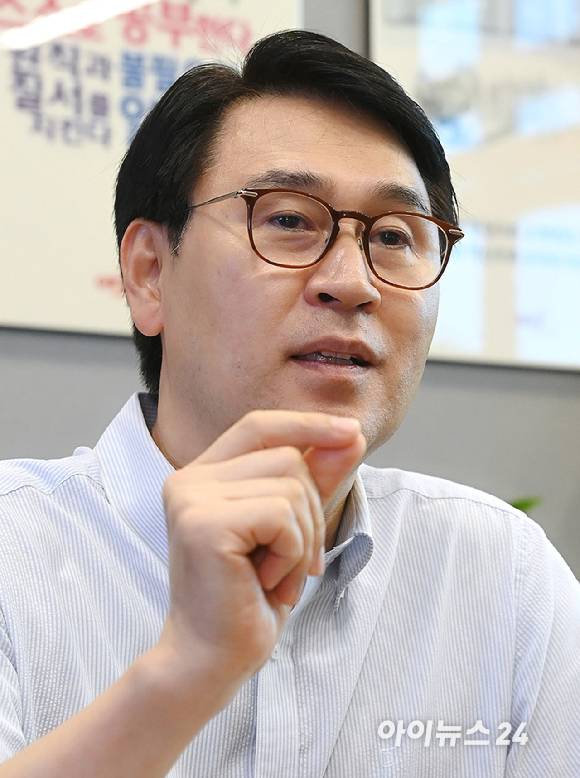 이규복 큐알티 대표이사가 5일 경기도 수원시 큐알티 사옥에서 아이뉴스24와 인터뷰를 하고 있다. [사진=곽영래 기자]