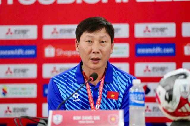 베트남 축구대표님 김상식 감독 [사진=베트남 축구 연맹 VFF]