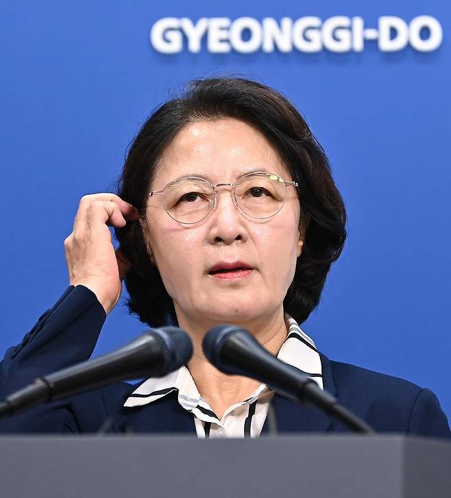 추미애 경기도지사가 5일 경기 수원시 영통구 경기도청에서 경기도 재정상황에 관련한 기자회견을 하고 있다. 뉴시스 제공.