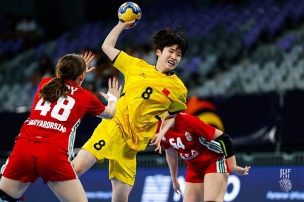 사진 제11회 세계여자청소년핸드볼선수권대회 중국과 헝가리 경기 모습, 사진 출처=국제핸드볼연맹