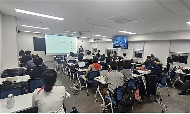인공지능(AI) 에이전트 강좌 열리고 있는 강북 노동자복지관 [서울시 제공. 재판매 및 DB 금지]