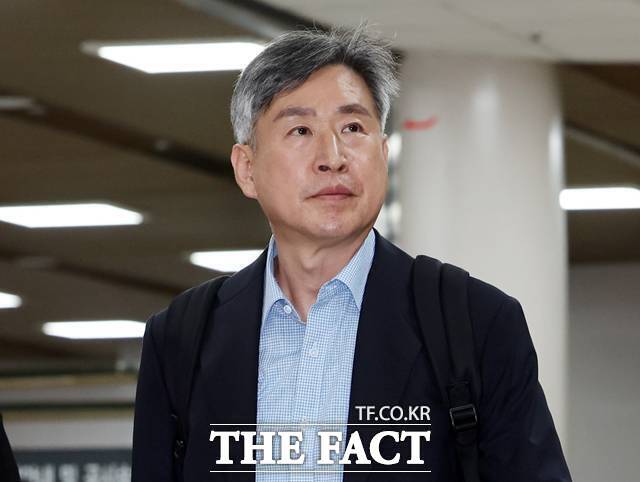 12·3 비상계엄 당시 계엄에 관여할 목적으로 해양경찰청을 동원했다는 혐의를 받는 김종욱 전 해양경찰청장과 안성식 전 해경 기획조정관이 재판에 넘겨졌다. /뉴시스