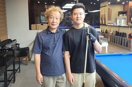 김도현 선수 아버지 김병수 씨는 도현이가 초등학생때 당구를 재미있어 하자 제대로 배우게 했고, 이후 든든한 울타리가 되고 있다. (사진=김병수 씨 제공)