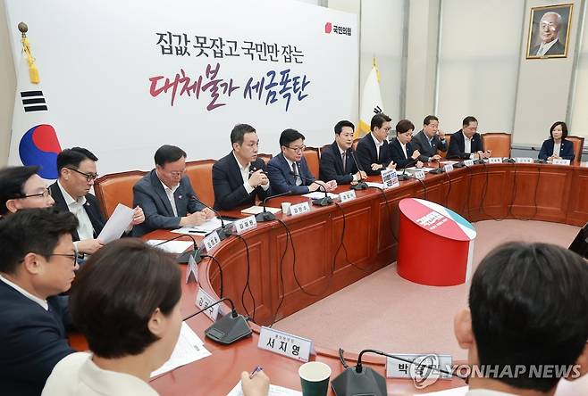 국민의힘 장동혁 대표, 최고위원회의서 발언 (서울=연합뉴스) 신현우 기자 = 국민의힘 장동혁 대표가 10일 국회에서 열린 최고위원회의에서 발언하고 있다. 2026.8.10 nowwego@yna.co.kr