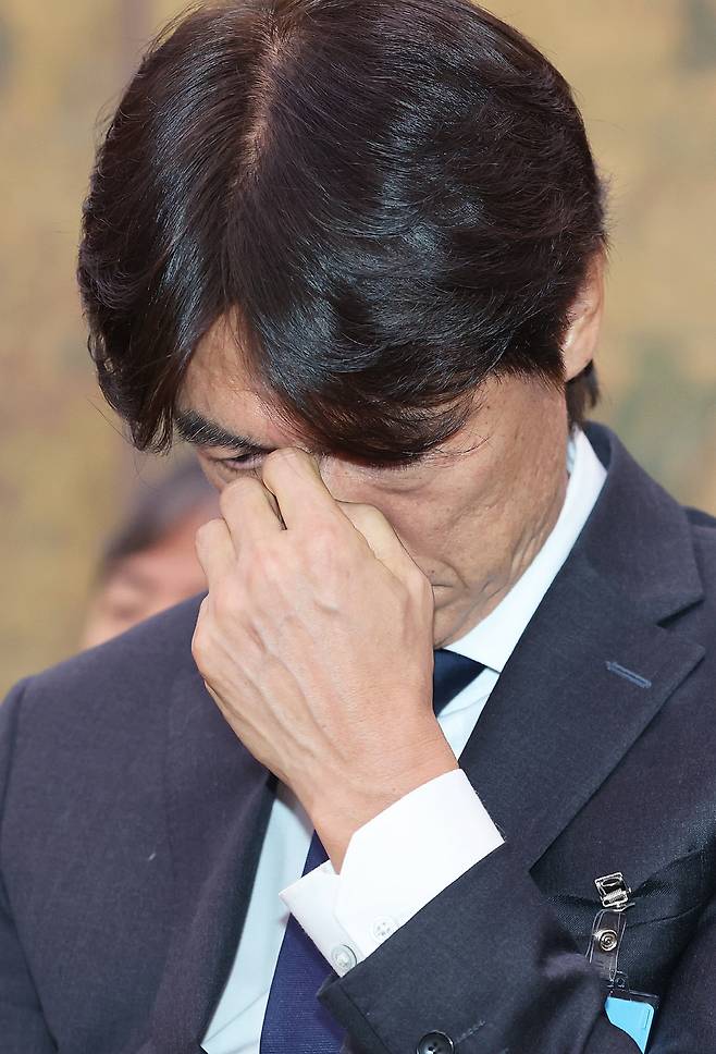 대한축구협회 청문회 출석한 홍명보 전 감독      (서울=연합뉴스) 홍명보 전 축구대표팀 감독이 30일 국회 문화체육관광위원회에서 열린 대한축구협회 현안 관련 청문회에 증인으로 출석해 있다. 2026.7.30 [국회사진기자단]      photo@yna.co.kr  (끝)      <저작권자(c) 연합뉴스, 무단 전재-재배포, AI 학습 및 활용 금지>