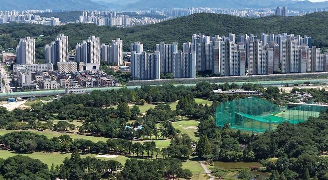 정부가 서울 노원구 태릉CC 부지에 주택 6800호 공급을 추진한다.[사진｜뉴시스]