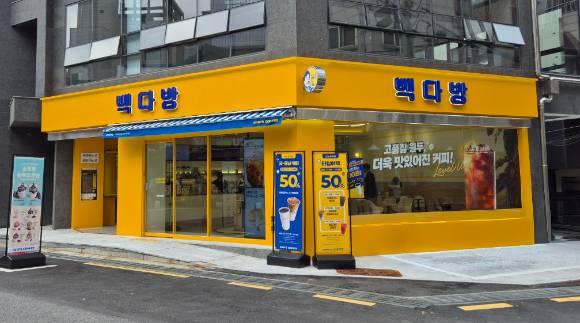 빽다방 신논현역점. [사진=더본코리아]