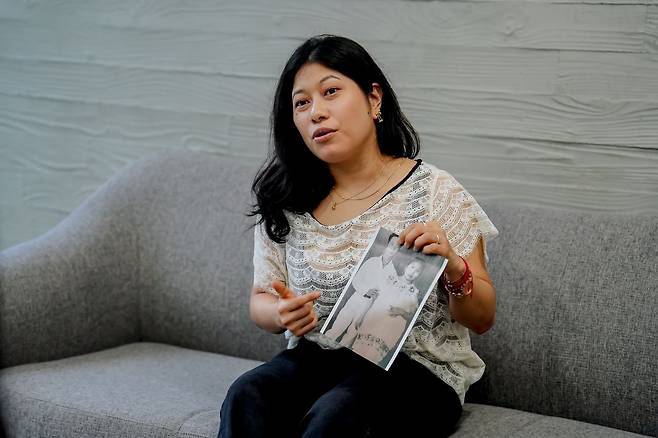 독립운동가 안순필 선생의 증손녀인 다이아나 라우라 안 레혼이 지난 11일 국립대한민국임시정부기념관에서 중앙일보와 인터뷰하고 있다. 사진 국가보훈부