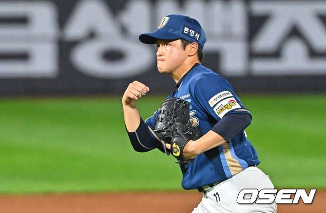 [OSEN=부산, 이석우 기자] 25일 부산 사직야구장에서 2026 신한 SOL KBO 리그 롯데 자이언츠와 NC 다이노스의 경기가 열렸다. 홈팀 롯데는 이민석이, 방문팀 NC는 토다가 선발 출전했다.NC 다이노스 선발 투수 토다가 5회말 2사 롯데 자이언츠 박건우를 삼진으로 잡고 주먹을 불끈 쥐고 있다. 2026.06.25 / foto0307@osen.co.kr