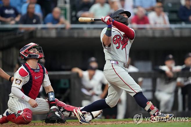 MLB '꿈의 구장' 경기서 홈런 2방 친 슈워버  [AP=연합뉴스. 재판매 및 DB 금지]