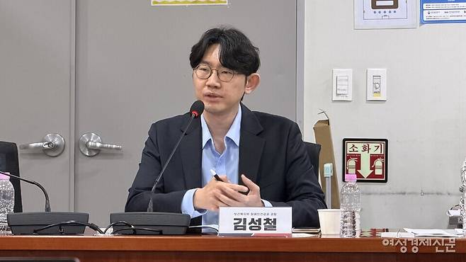 김성철 보건복지부 장애인건강과장은 장애인 건강주치의 제도에서 중증장애인을 대상으로 한 방문재활 모델을 논의하고 있다며 "원격지도 법제화에 대한 논의도 있지만 가장 큰 논점은 방문재활서비스를 어떻게 효과적이고 안전하게 제공할 것인가"라고 말했다. /김정수 기자