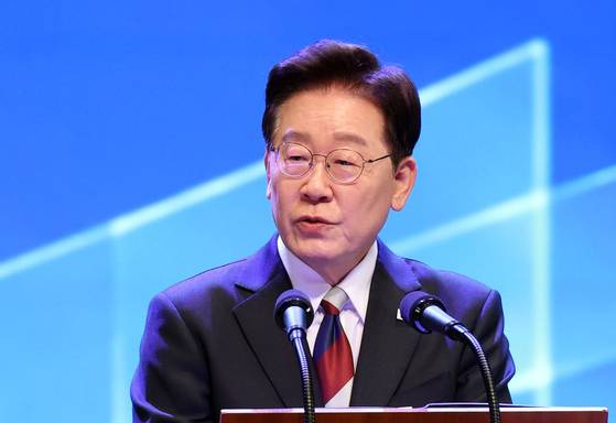 이재명 대통령이 15일 서울 종로구 세종문화회관에서 열린 제81주년 광복절 경축식에서 경축사를 하고 있다. 〈사진=연합뉴스〉