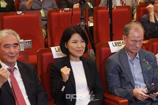 ▲이진숙 국민의힘 의원과 새역사국민운동은 8월13일 서울 영등포구 국회도서관 대강당에서 '5·18민주화운동의 재조명, 국회공개포럼'을 개최했다. 사진=윤수현 기자