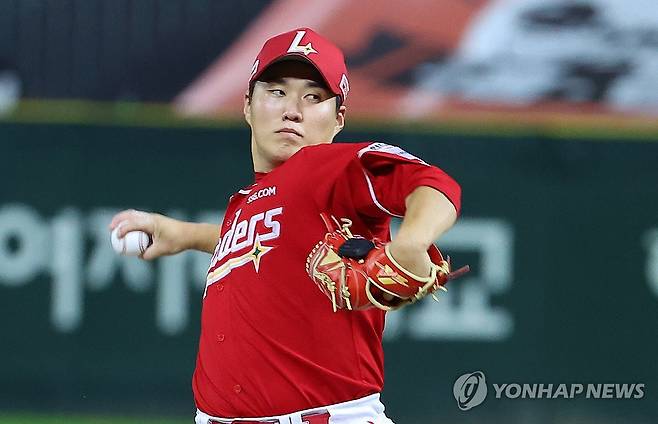 역투하는 최민준 [연합뉴스 자료사진]