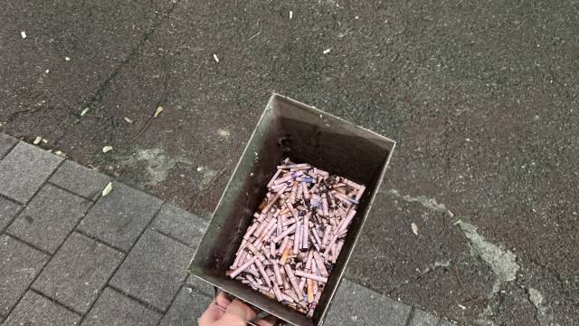수거함 내부를 열어본 결과, 전체 용량의 4분의1도 채 차지 않은 모습. 사진=오민지 기자